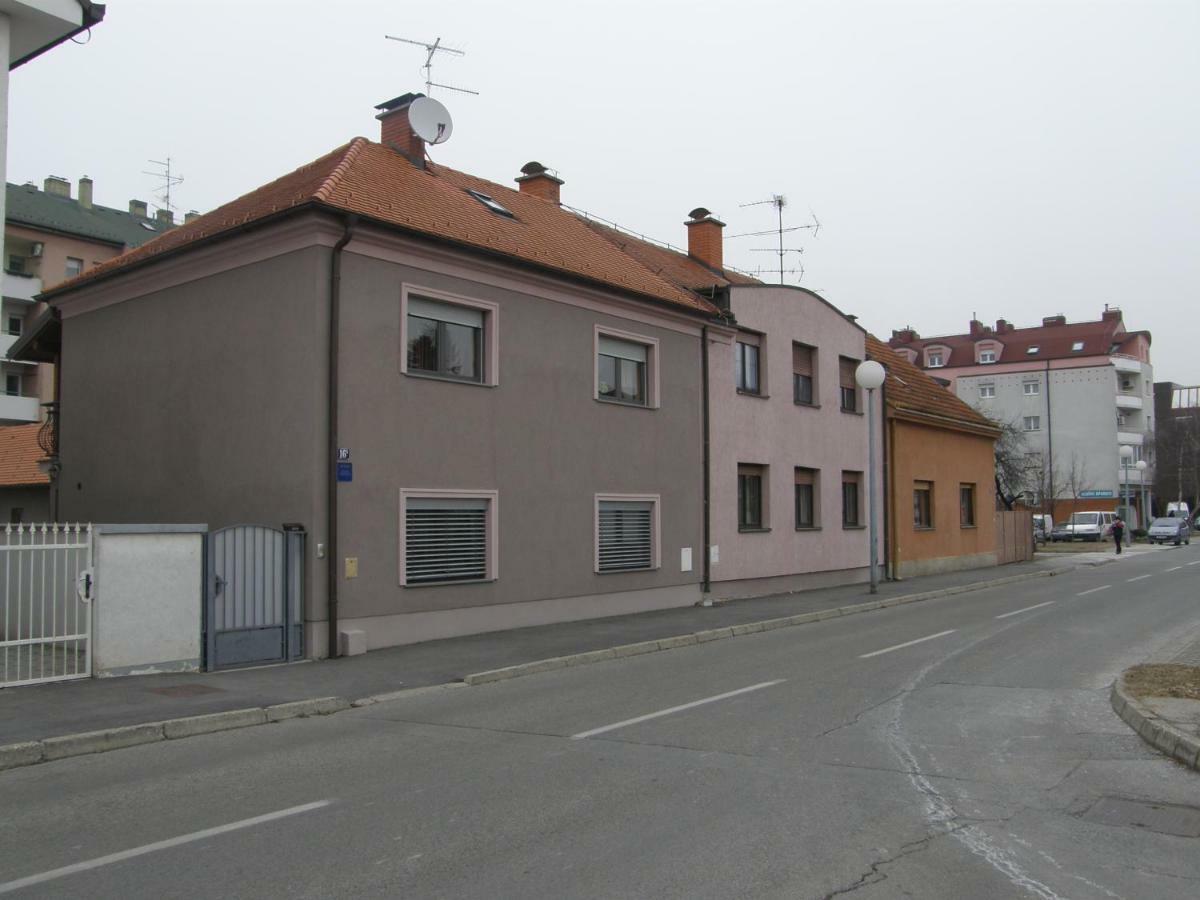 Studio Apartman Vukovic Varaždin エクステリア 写真